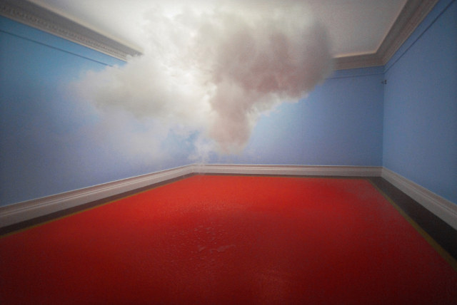 http://www.aljalawi.net/wp-content/uploads/2012/03/indoor-clouds-5.jpg