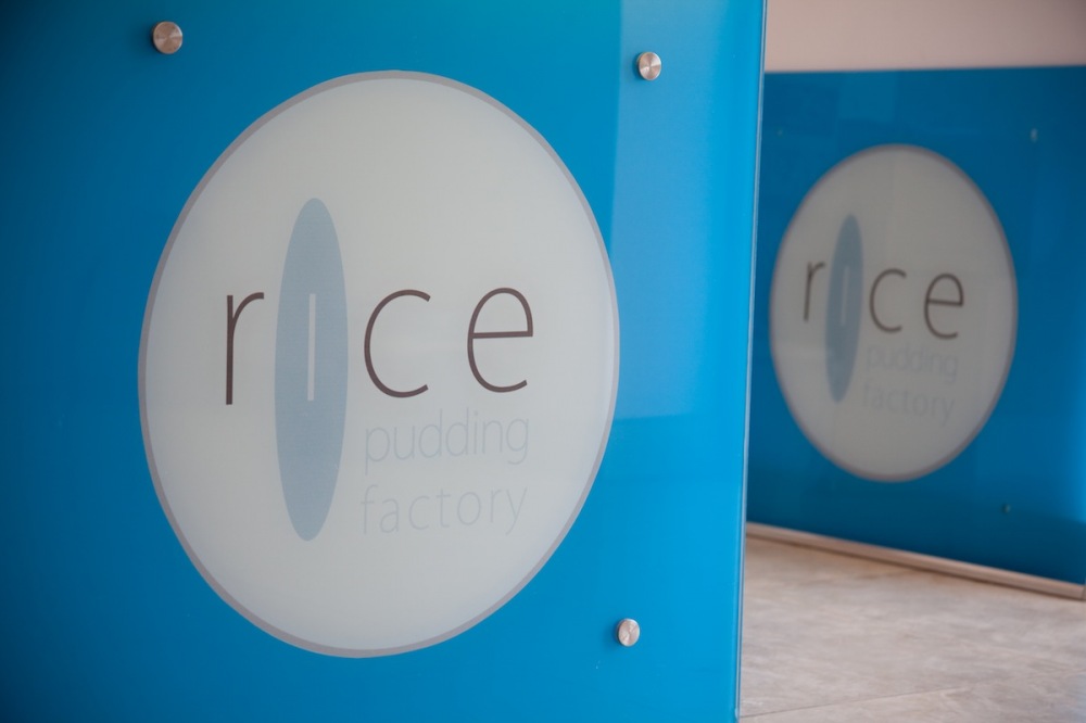 Rice Pudding Factory : استمتع في تذوق الايس كريم بطريقه مختلفه .. تم الافتتاح في النزهة